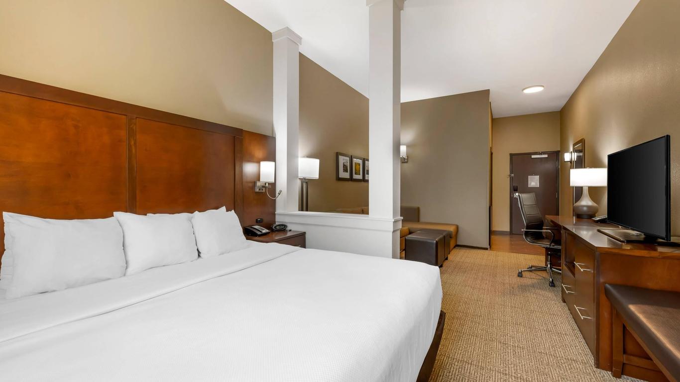 Comfort Suites West Omaha