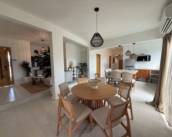 Couples Suites at Ocean Park Beach Club - San Juan - Dining room