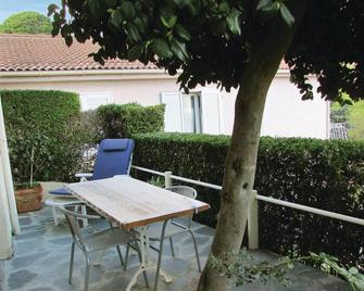 1 Bedroom Nice Apartment In Bastia - Bastia - Patio
