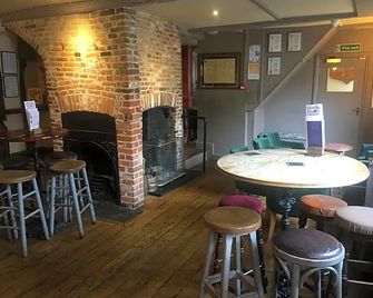 Black Buoy Inn - Colchester - Dining room