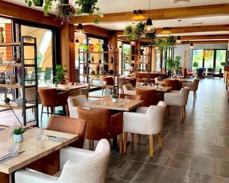 Gazda Hotel&restaurant - Self Chek-In - Psáry - Restaurant