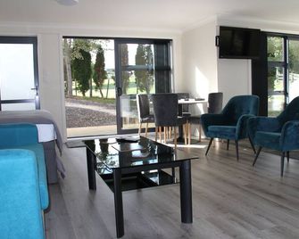 Tikitere Treasure - Rotorua - Wohnzimmer