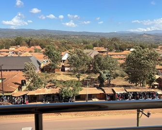 Skylark Hotel - Karatu - Balkon