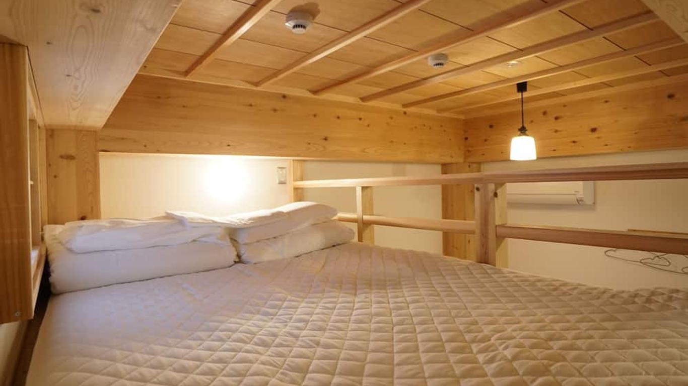 Poly Hostel 2 Namba