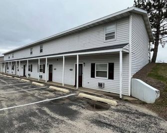 1 Bed 1 Bath Apartment at Northtowne Apartments! - Tomah - Edificio
