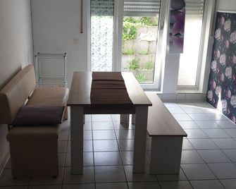 Living like at home - Darmstadt - Yemek odası