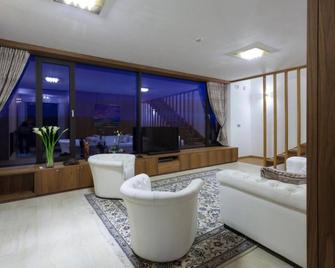 Luxury Villa Eva Pool Whirlpool & Sauna - Dobrovo - Living room
