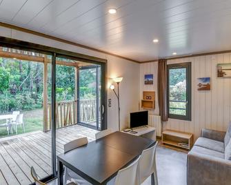 Serene Chalet in Hourtin near Lake - Hourtin - Wohnzimmer