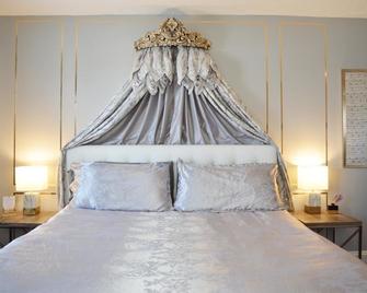 Mountain View Suites - ג'ים ת'ורפ - חדר שינה