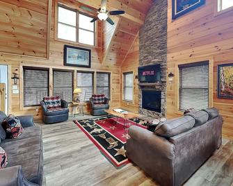 Fire In The Sky - Sevierville - Wohnzimmer
