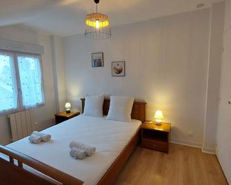 Bel appartement au calme - Sainte-Geneviève-des-Bois - Chambre