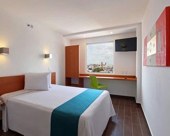 One Queretaro Centro Sur - Santiago de Querétaro - Habitación