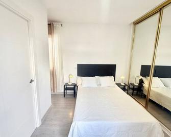 Metro Avenida De América 11 Amch Hospedaje - Madrid - Camera da letto