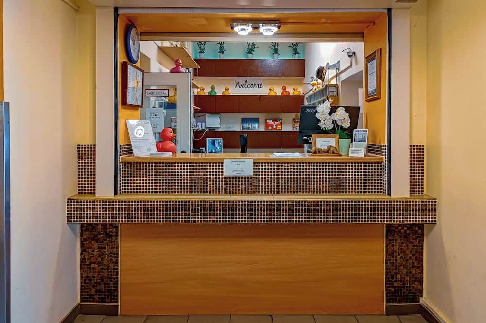 بيت شباب ويست إند سيتي