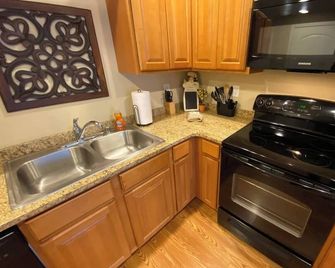 Charming and safe 1-bedroom apartment in Elizabethtown with AC and WiFi - Elizabethtown - Küche