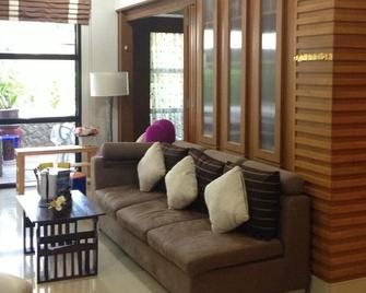 Ruankaew Homestay - Mai Khao - Living room