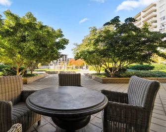 Urbandelight Crystal City Mins To DC Free Parking - Arlington - Balcón