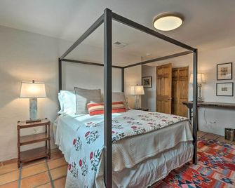 Walk to Santa Fe Plaza & Shops! Adobe Gem w/ Patio - Santa Fe - Makuuhuone