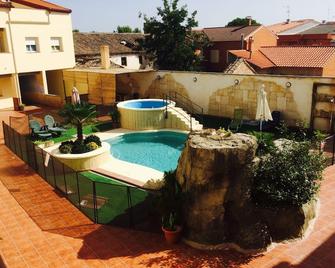 Alcabón Apartments + Terrace - Val de Santo Domingo - Pool