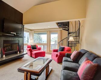 Mountain Summit Getaway - within minutes of Alta and Snowbird - Alta - Living room