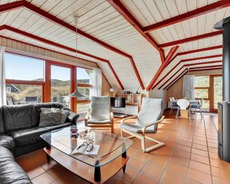 3 bedroom stunning home in Hvide Sande - Hvide Sande - Living room