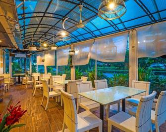 Triple Comfort Suite | Family-Friendly Howard Stay - Bangkok - Restaurant