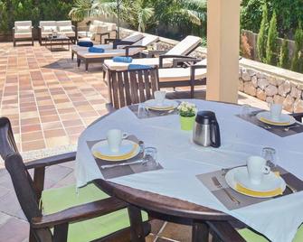 Stunning Home In Bahia Azul-Badia Blava - S'Arenal - Innenhof