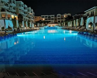 Green Life Beach Resort Sozopol - Sozopol - Uima-allas