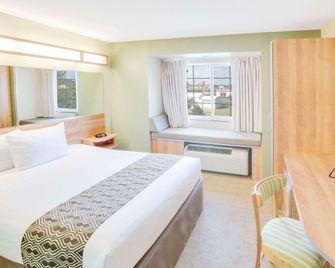 Microtel Inn & Suites by Wyndham Saraland/North Mobile - Saraland - Bedroom