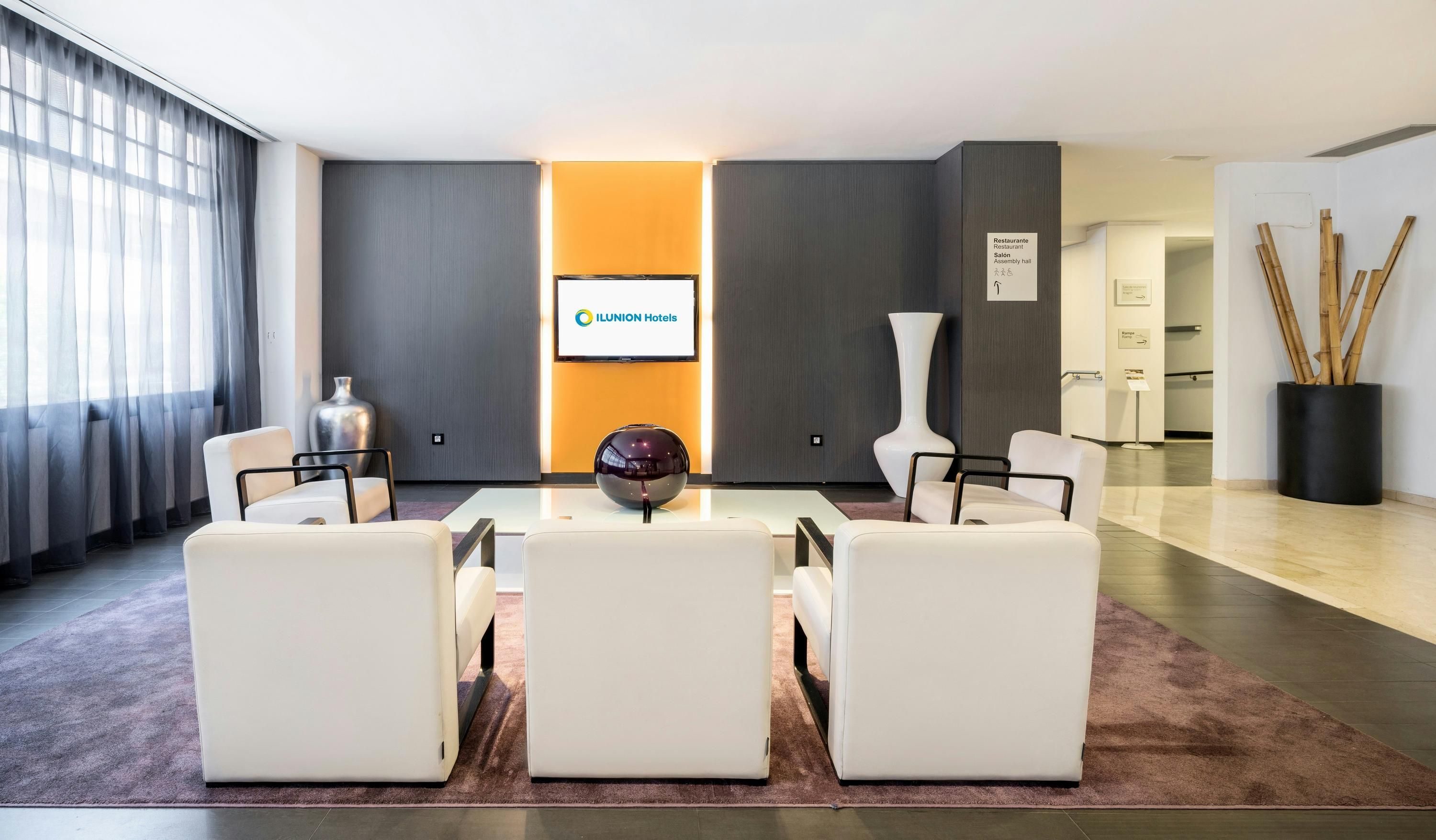 Hotel Ilunion Romareda - זראגוזה