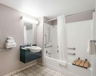 Motel 6 Laredo, Tx North I-35 - Laredo - Baño