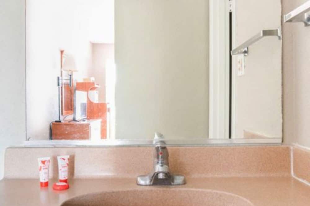 OYO Hotel Mustang Silver Spring Fl - Silver Springs