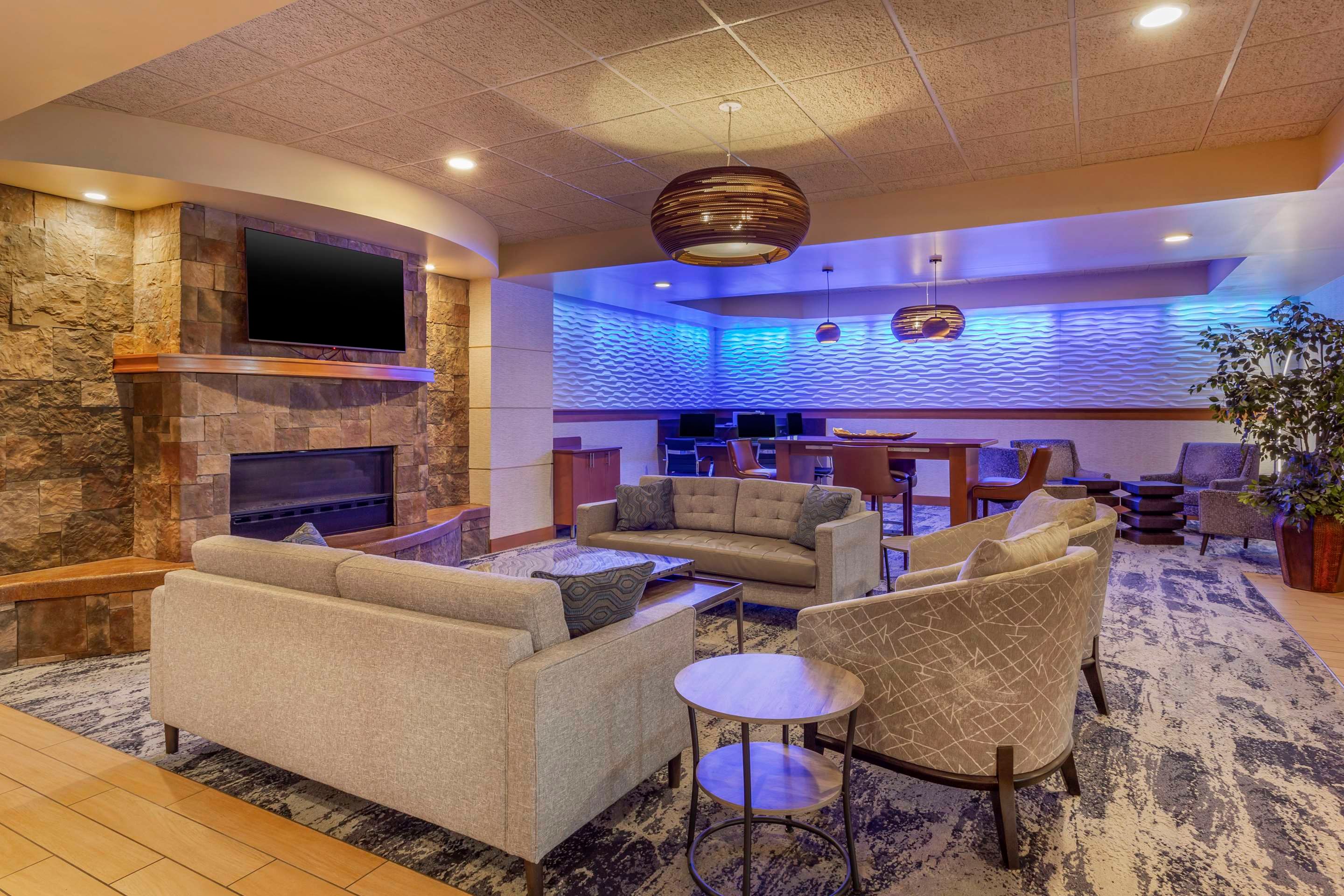 Lounge view of Best Western Plus Butte Plaza Inn