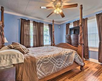Cozy Gulfport Home Walk to Beach, Marina and Casino - Gulfport - Chambre