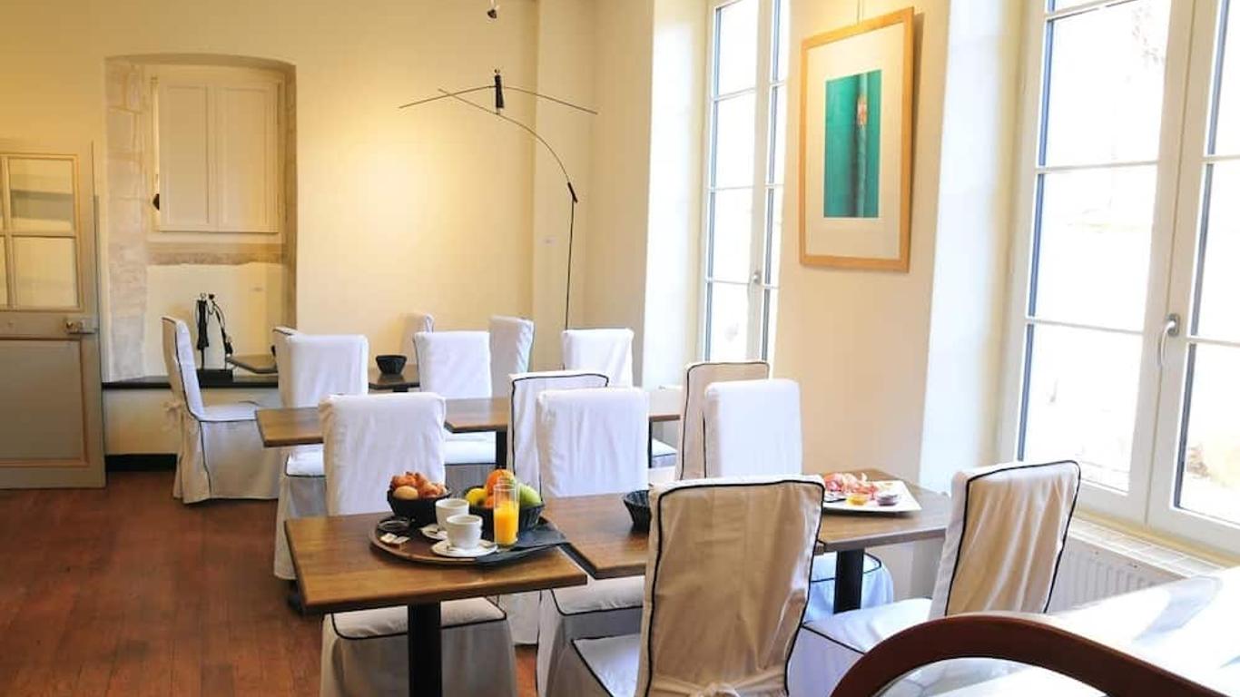 Les Glycines Vézelay