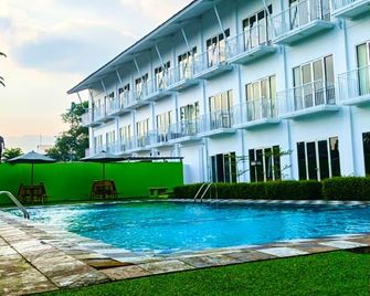 Hotel Bogor Indah Nirwana - Puncak - Pool