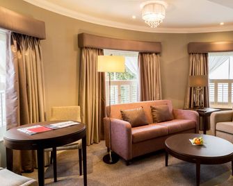Oakley Hall Hotel - Basingstoke - Living room