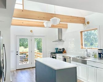 Home in Great Barrington - Great Barrington - Cocina