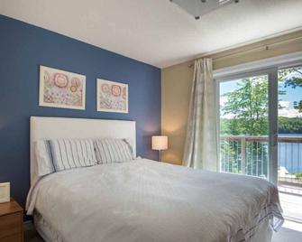 A Northern Soul - Stunning Cottage w/ Dock, Watercraft & Games Room - Haliburton - Slaapkamer