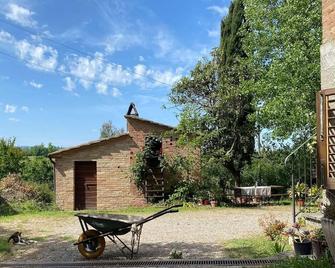 Vrbo Property - Capannoli - Patio