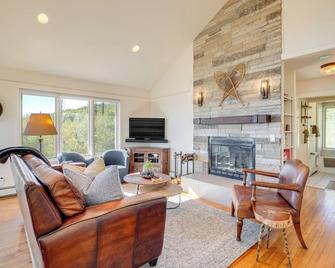 40 Acres of Privacy Mtn-View Glenwood Springs Gem - Carbondale - Living room
