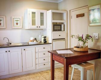 5 Seasons Guest House - Stellenbosch - Keittiö