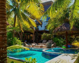 Delos Luxury 9 Bedroom near Chicxulub - Uaymitun - Piscina