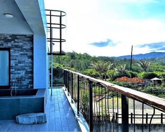 Kenting Singhaiwan - Manzhou Township - Balcony