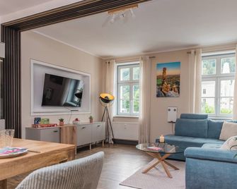 Fewo mit Parkplatz im Herzen von Königstein - Königstein - Wohnzimmer