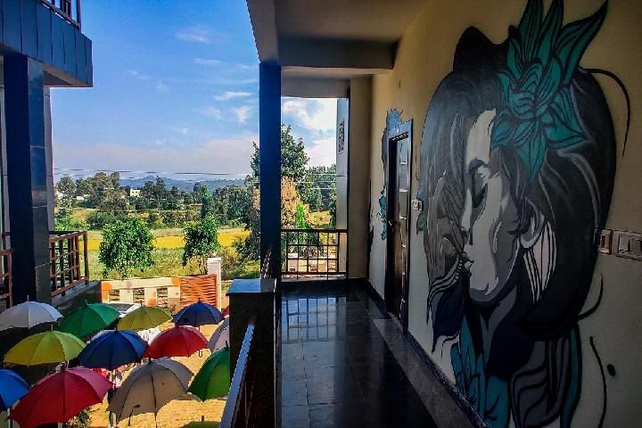Hotel Hill Breeze - Yelagiri - Balcony