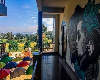 Hotel Hill Breeze - Yelagiri - Balcony