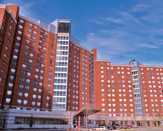 Residence & Conference Centre - Toronto - Toronto - Building