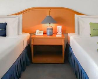 Urbanview Hotel Crown Tasikmalaya by RedDoorz - Tasikmalaya