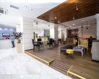 Smart Hotel Bishkek - Biškek - Aula